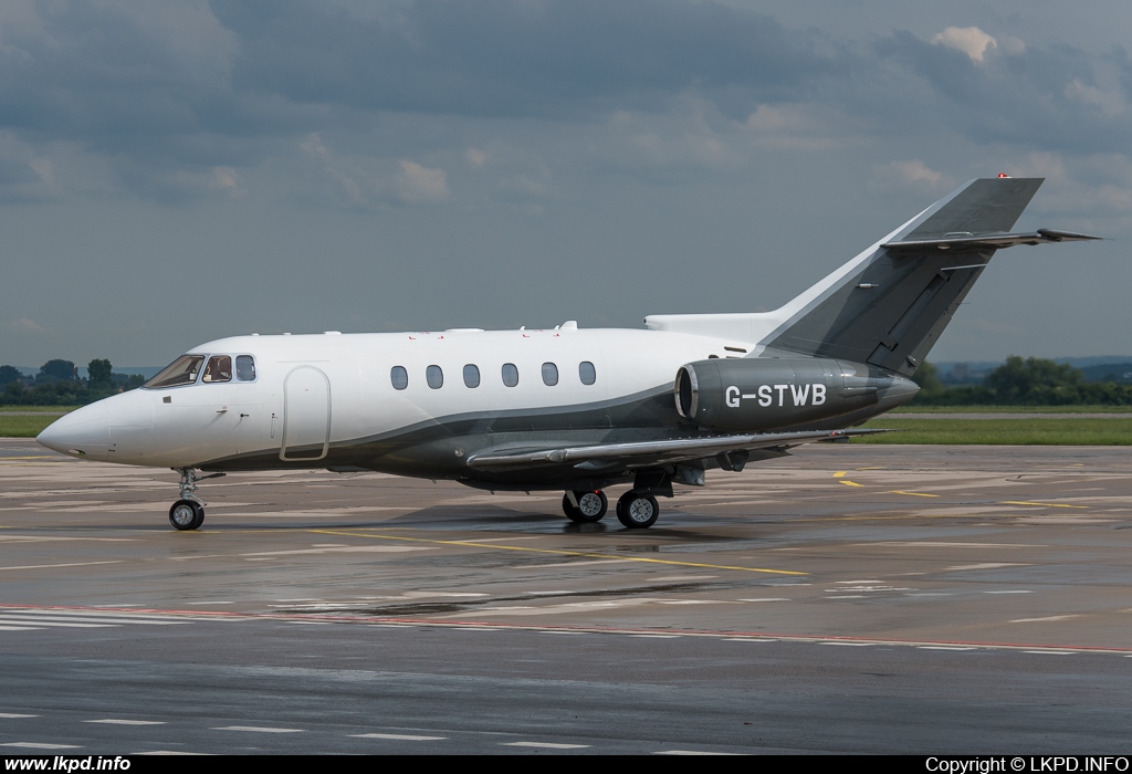 VOLUXIS – Raytheon Hawker 750 G-STWB