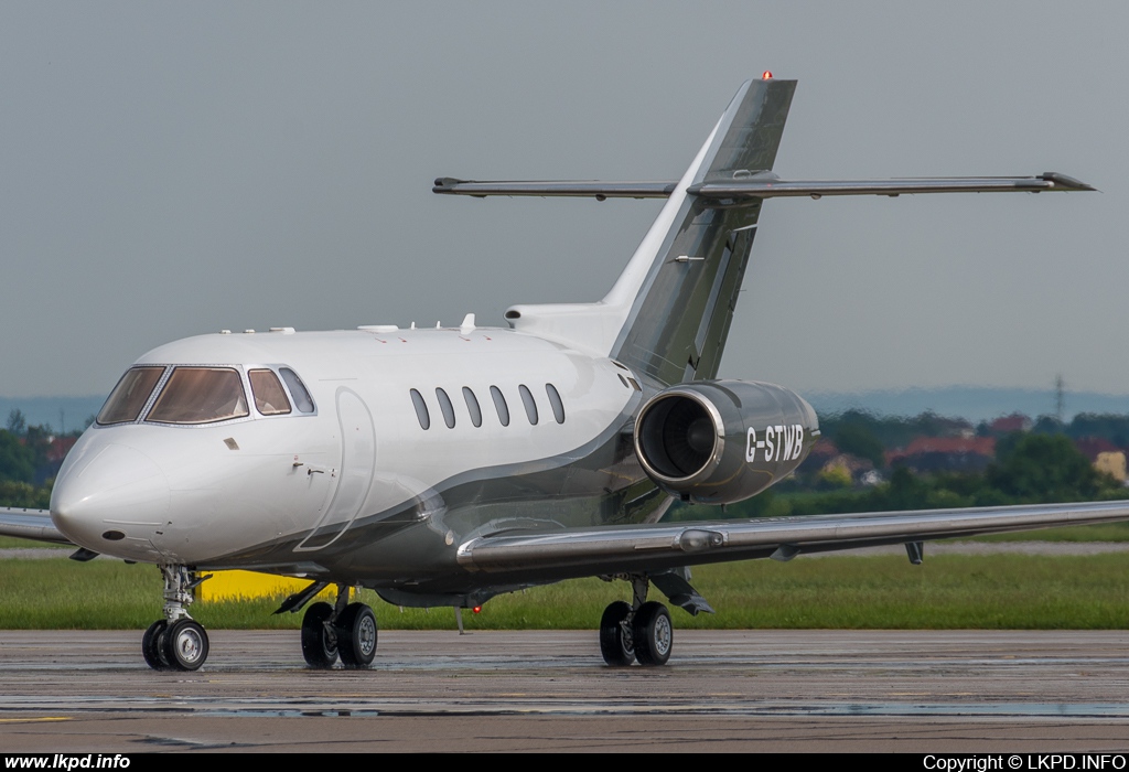 VOLUXIS – Raytheon Hawker 750 G-STWB