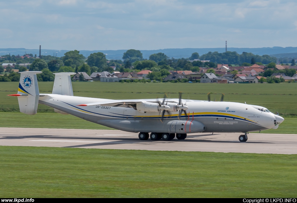 Antonov Design Bureau – Antonov AN-22A UR-11316