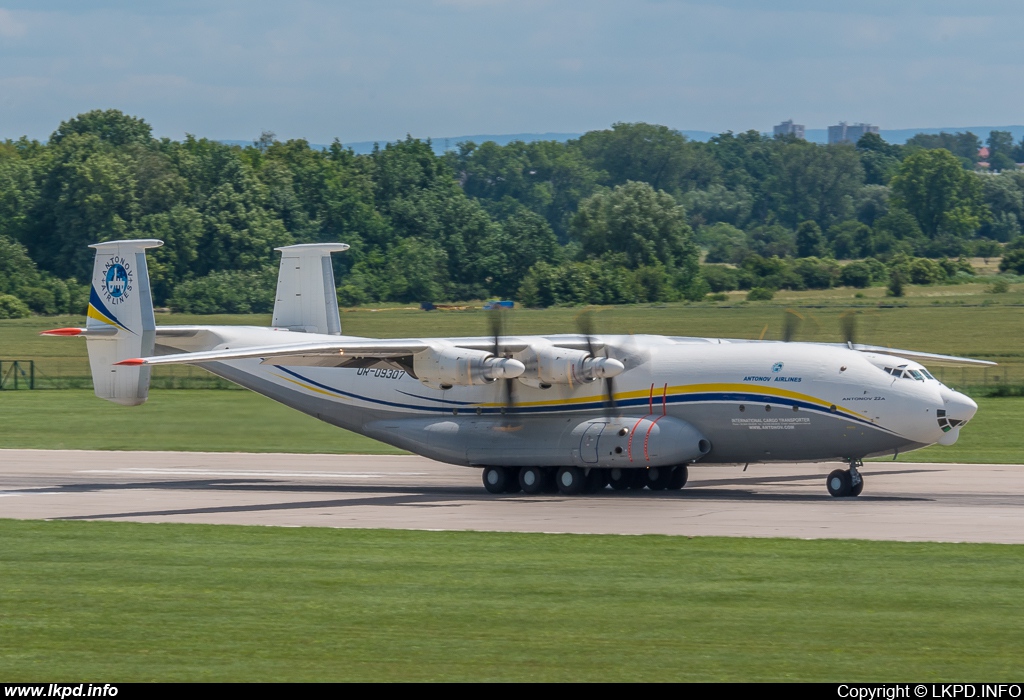 Antonov Design Bureau – Antonov AN-22A UR-09307