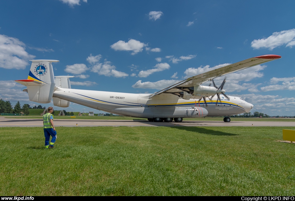 Antonov Design Bureau – Antonov AN-22A UR-09307