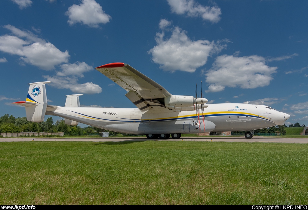 Antonov Design Bureau – Antonov AN-22A UR-09307