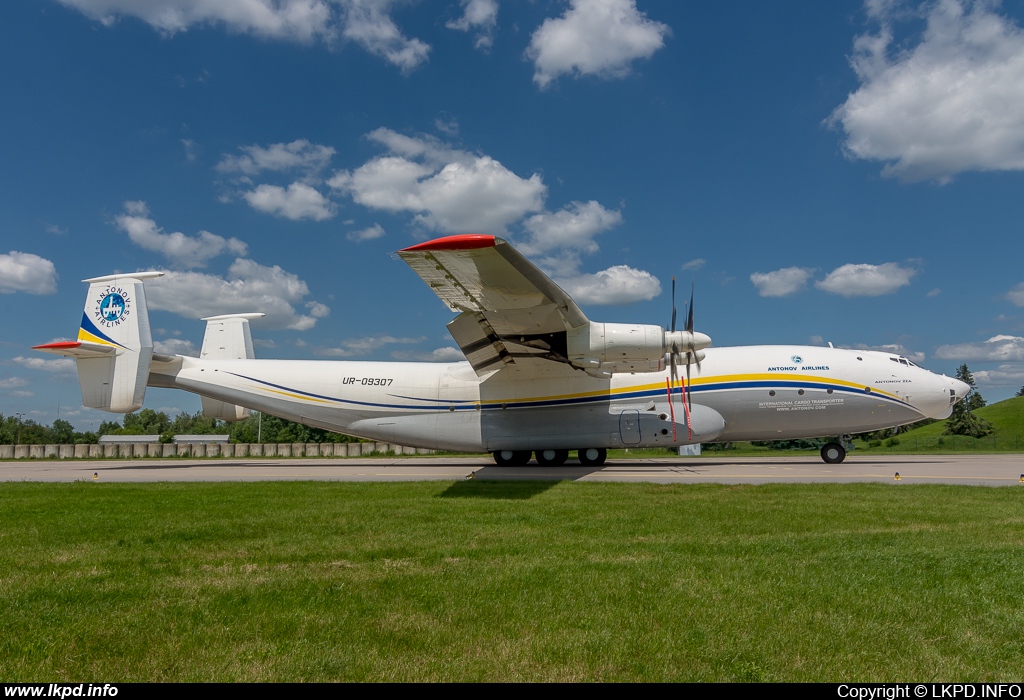 Antonov Design Bureau – Antonov AN-22A UR-09307