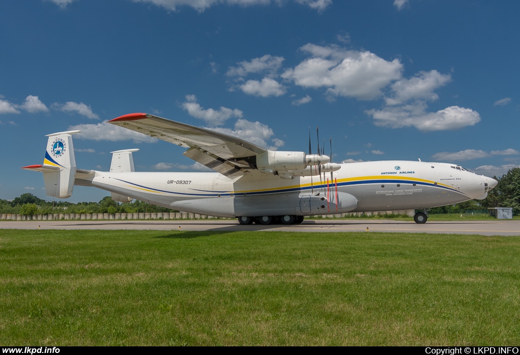 Antonov Design Bureau – Antonov AN-22A UR-09307