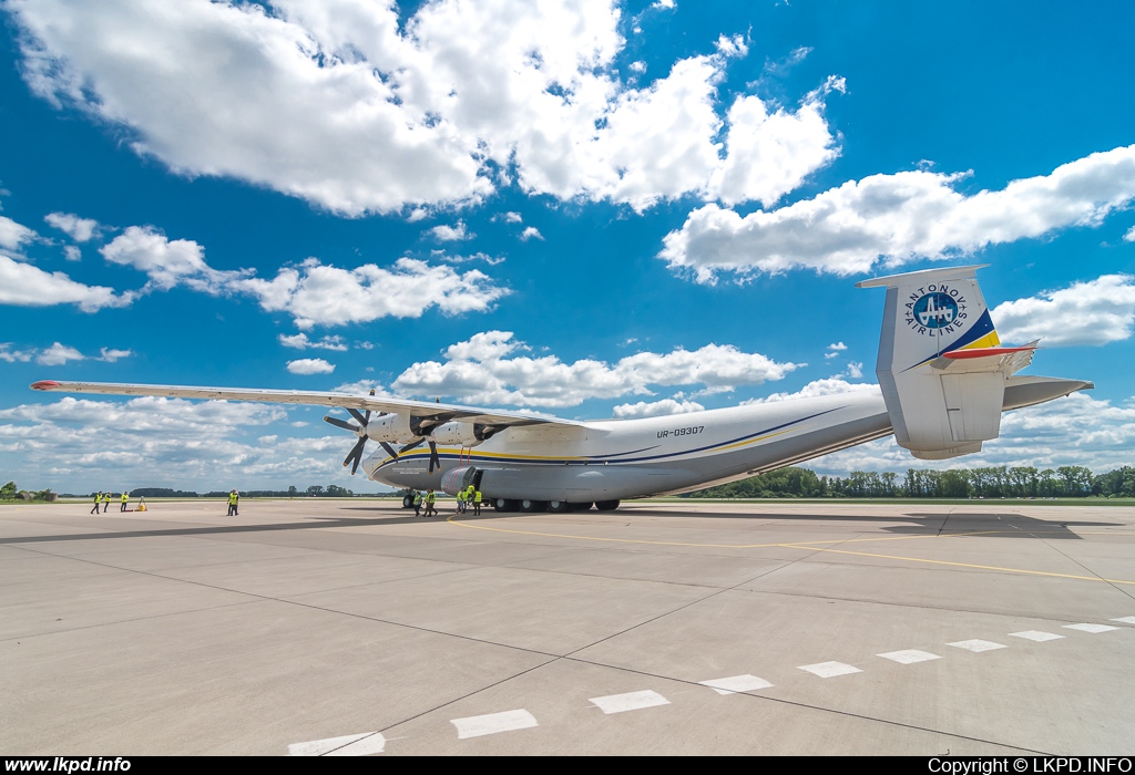 Antonov Design Bureau – Antonov AN-22A UR-09307