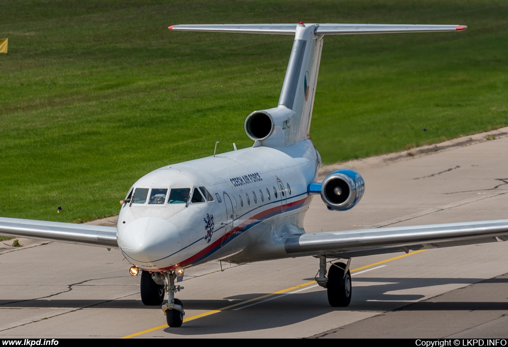 Czech Air Force – Yakovlev YAK-40 0260