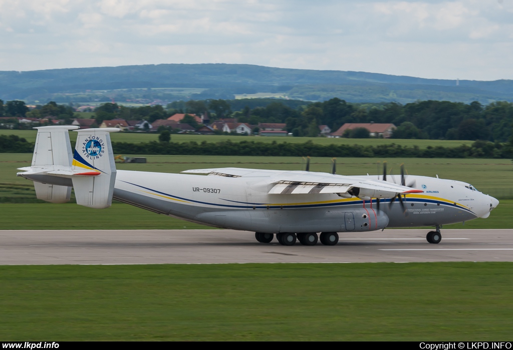 Antonov Design Bureau – Antonov AN-22A UR-09307