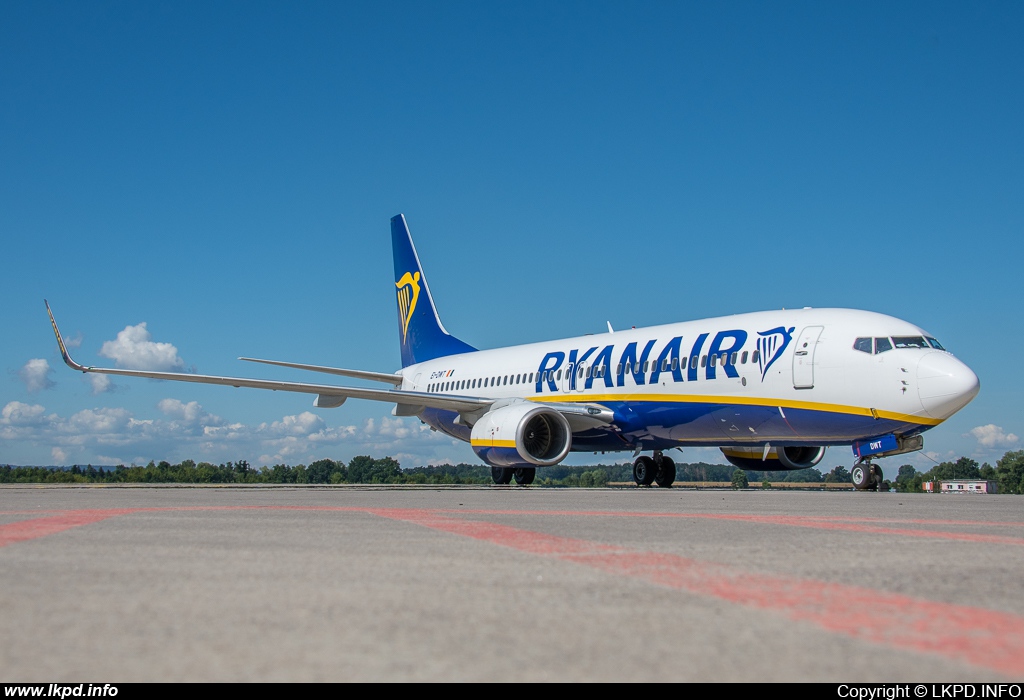 Ryanair – Boeing B737-8AS EI-DWT