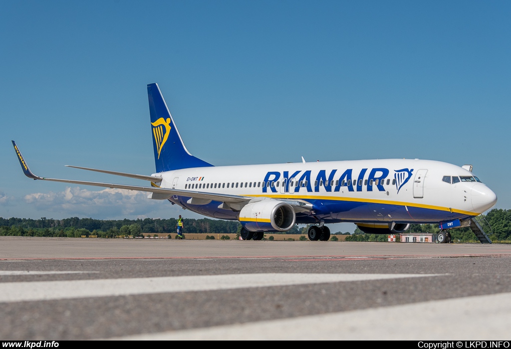 Ryanair – Boeing B737-8AS EI-DWT