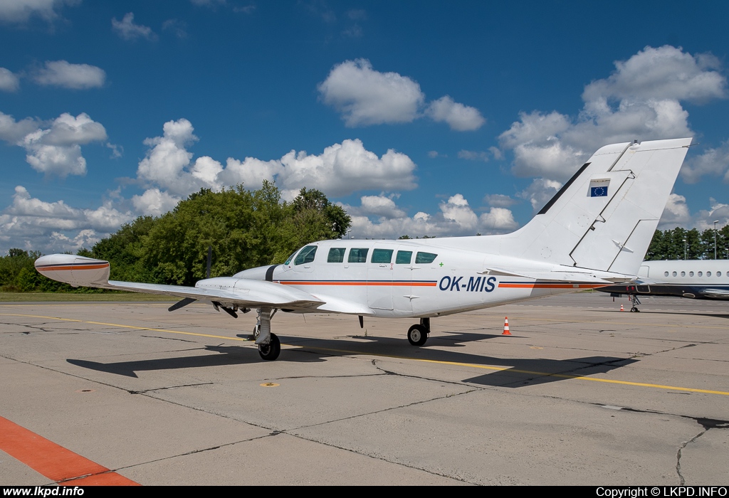 Primis – Cessna C402B OK-MIS