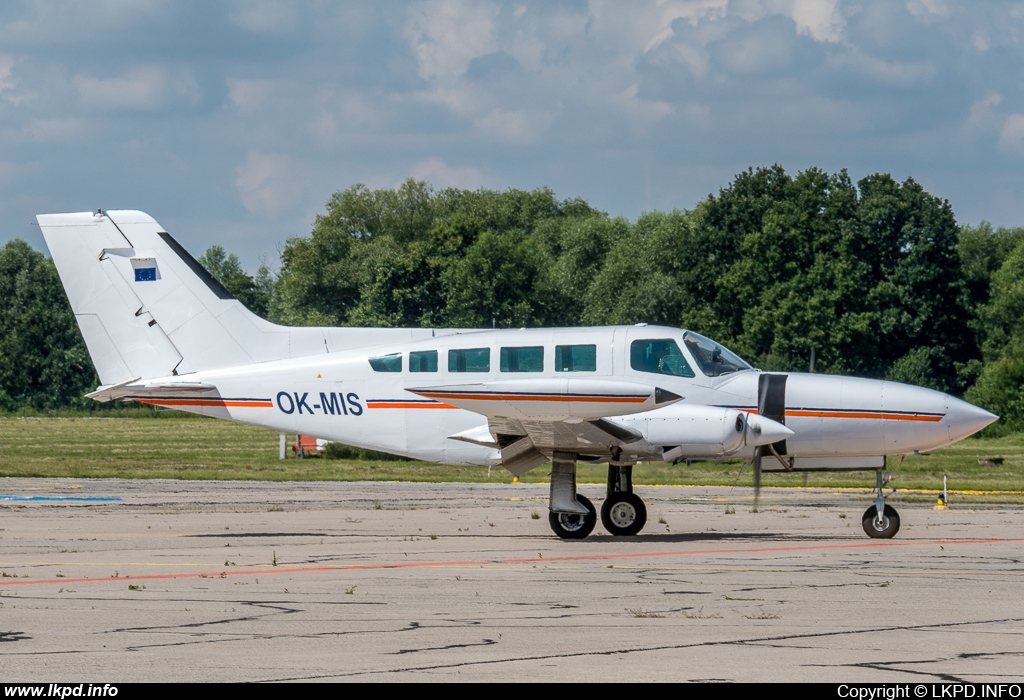 Primis – Cessna C402B OK-MIS