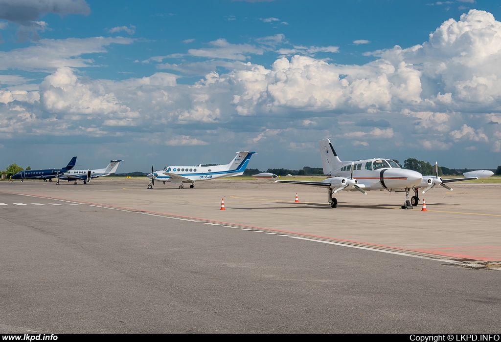 Primis – Cessna C402B OK-MIS