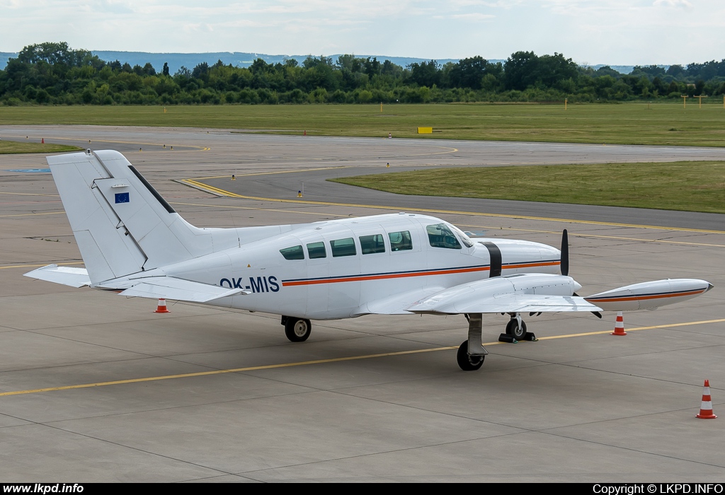 Primis – Cessna C402B OK-MIS