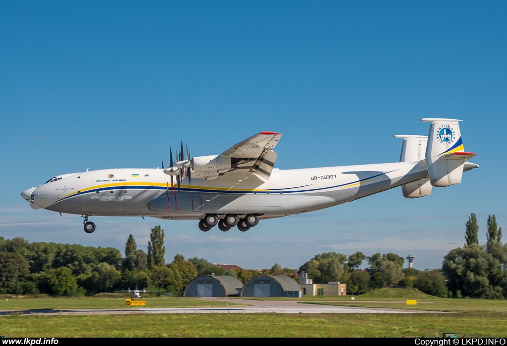 Antonov Design Bureau – Antonov AN-22A UR-09307