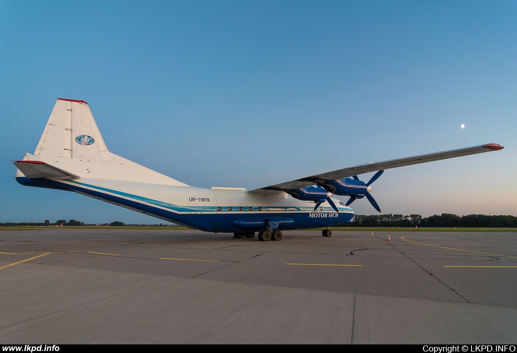 Motor Sich – Antonov AN-12B UR-11819