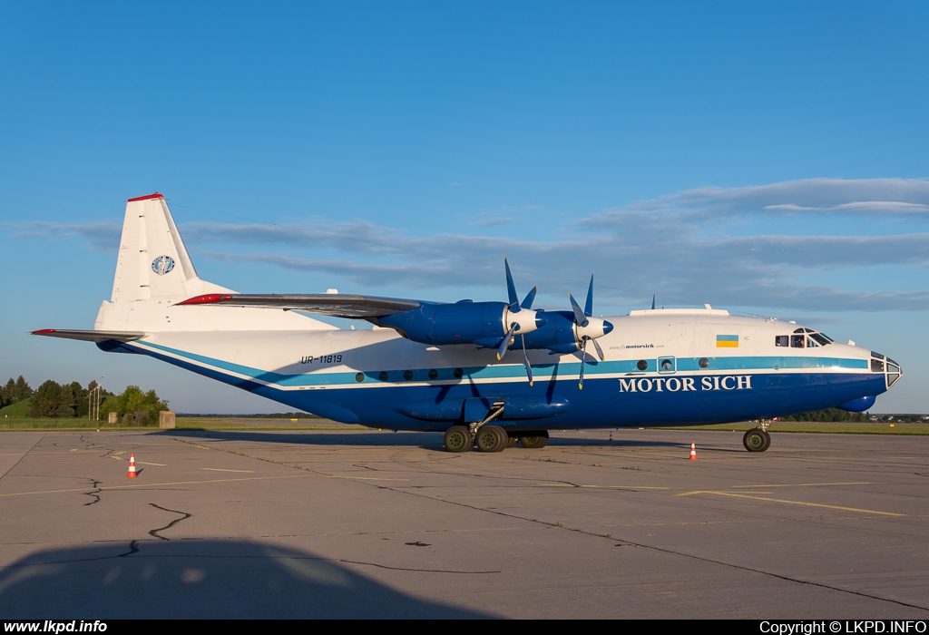 Motor Sich – Antonov AN-12B UR-11819