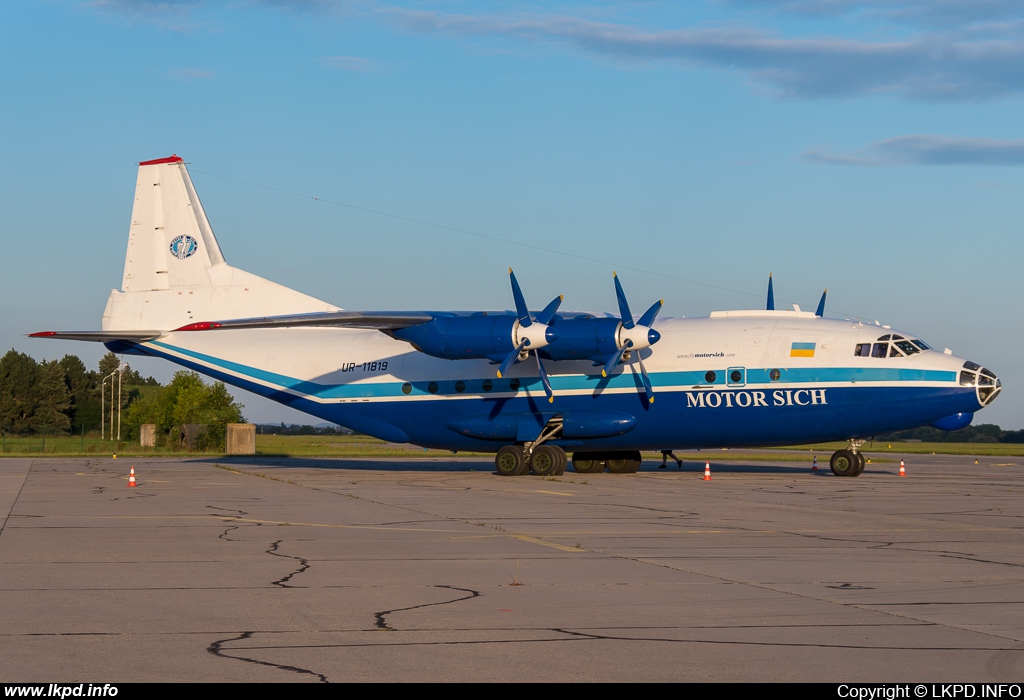 Motor Sich – Antonov AN-12B UR-11819