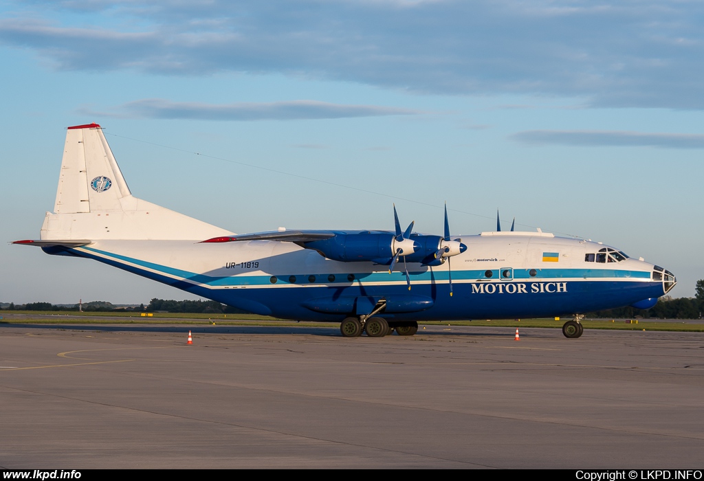 Motor Sich – Antonov AN-12B UR-11819