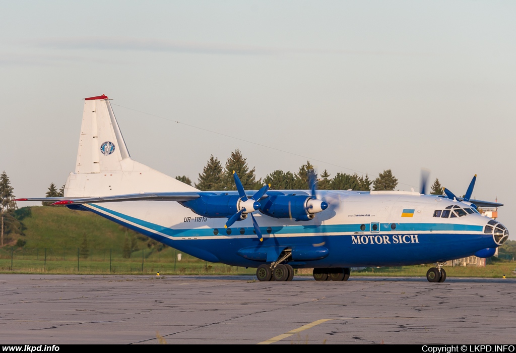 Motor Sich – Antonov AN-12B UR-11819