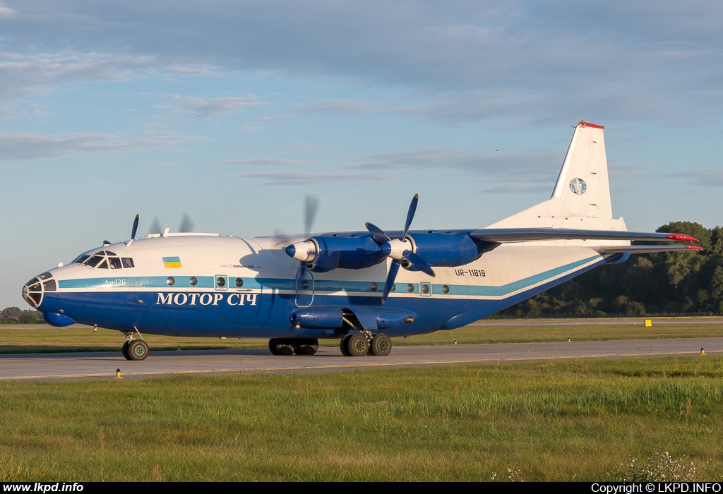 Motor Sich – Antonov AN-12B UR-11819