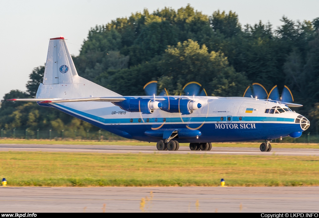 Motor Sich – Antonov AN-12B UR-11819