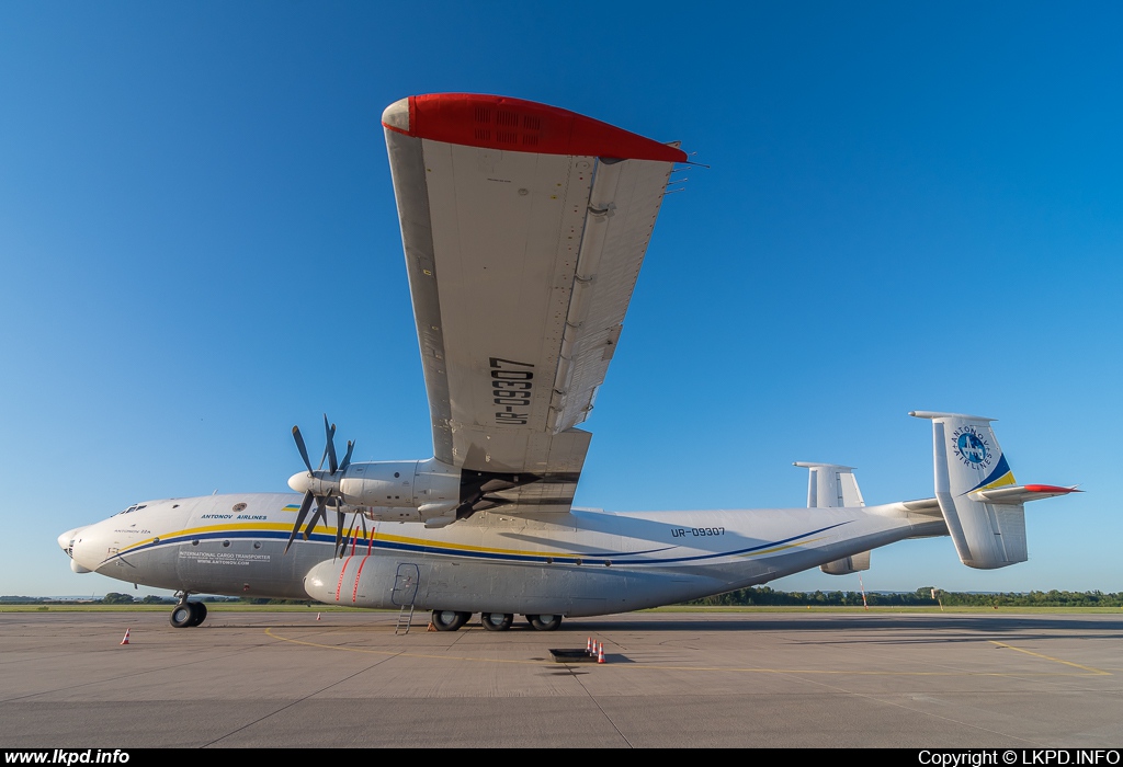 Antonov Design Bureau – Antonov AN-22A UR-09307