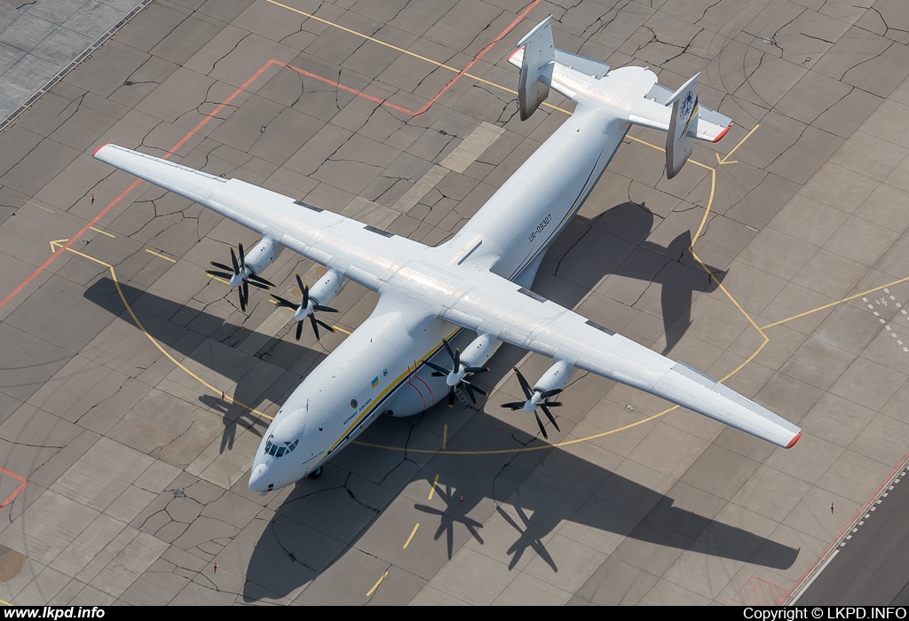 Antonov Design Bureau – Antonov AN-22A UR-09307