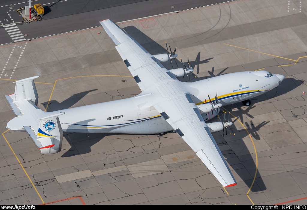 Antonov Design Bureau – Antonov AN-22A UR-09307