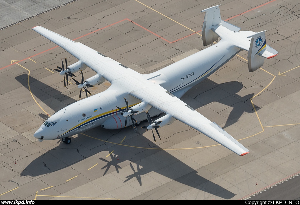 Antonov Design Bureau – Antonov AN-22A UR-09307