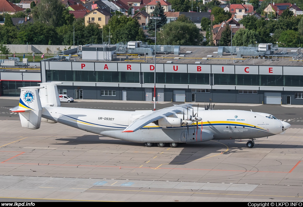 Antonov Design Bureau – Antonov AN-22A UR-09307