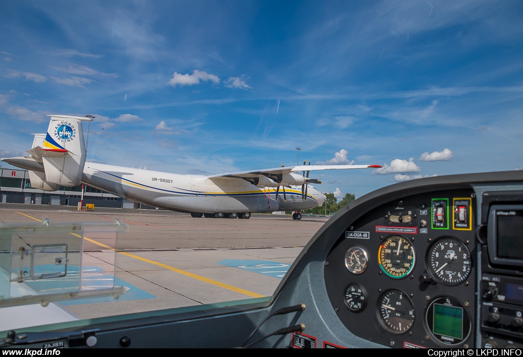 Antonov Design Bureau – Antonov AN-22A UR-09307