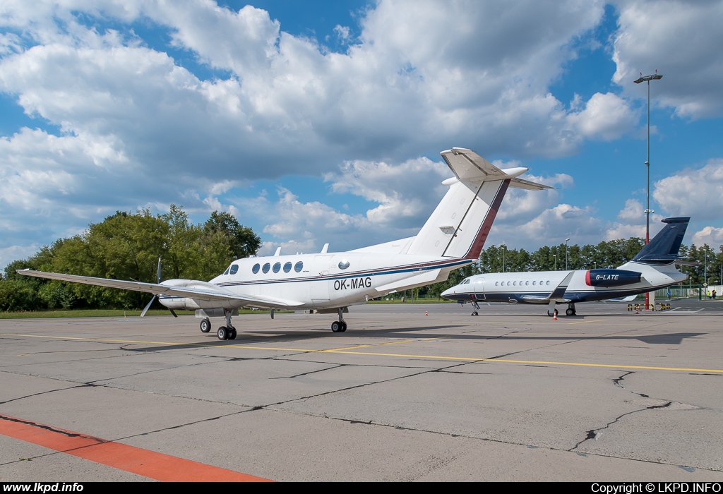 Private/Soukrom – Beech 200 OK-MAG