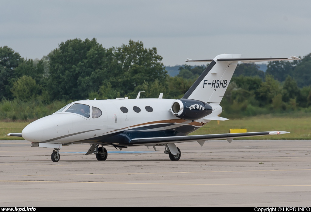 Private/Soukrom – Cessna C510 Mustang F-HSHB