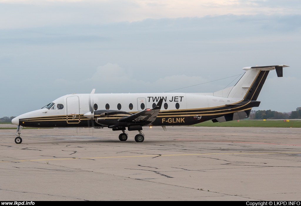 Twin Jet – Beech 1900D F-GLNK