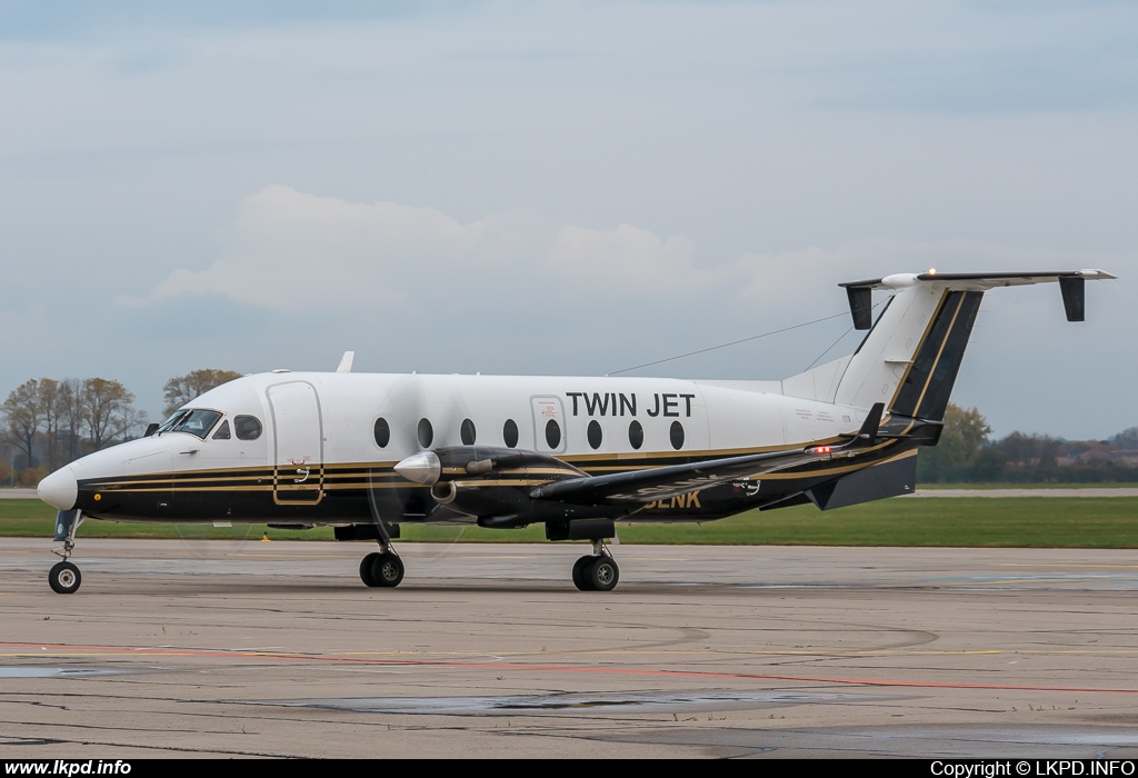 Twin Jet – Beech 1900D F-GLNK