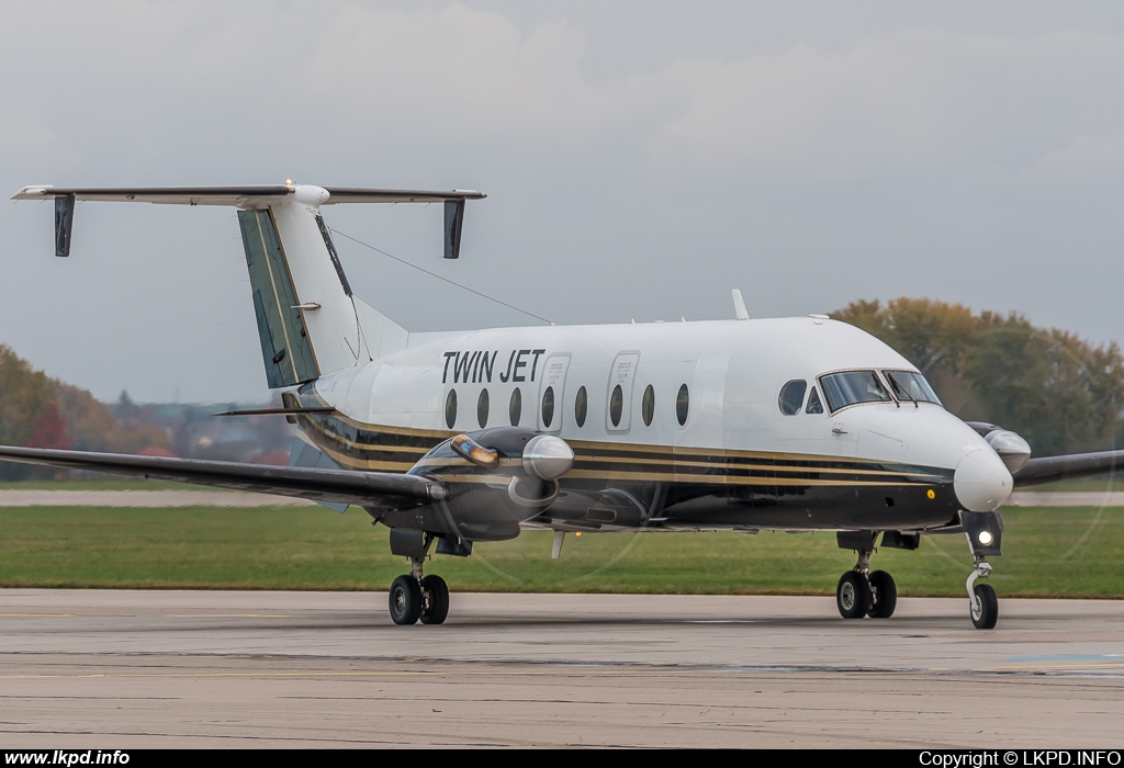 Twin Jet – Beech 1900D F-GLNK