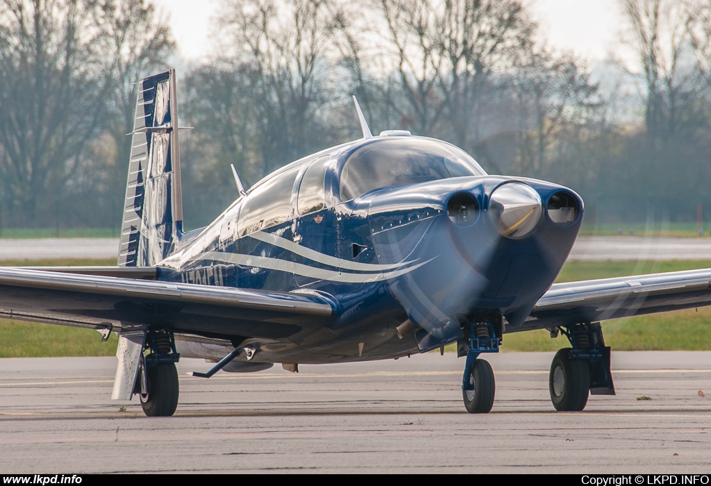 Private/Soukrom – Mooney M-20TN N721EM