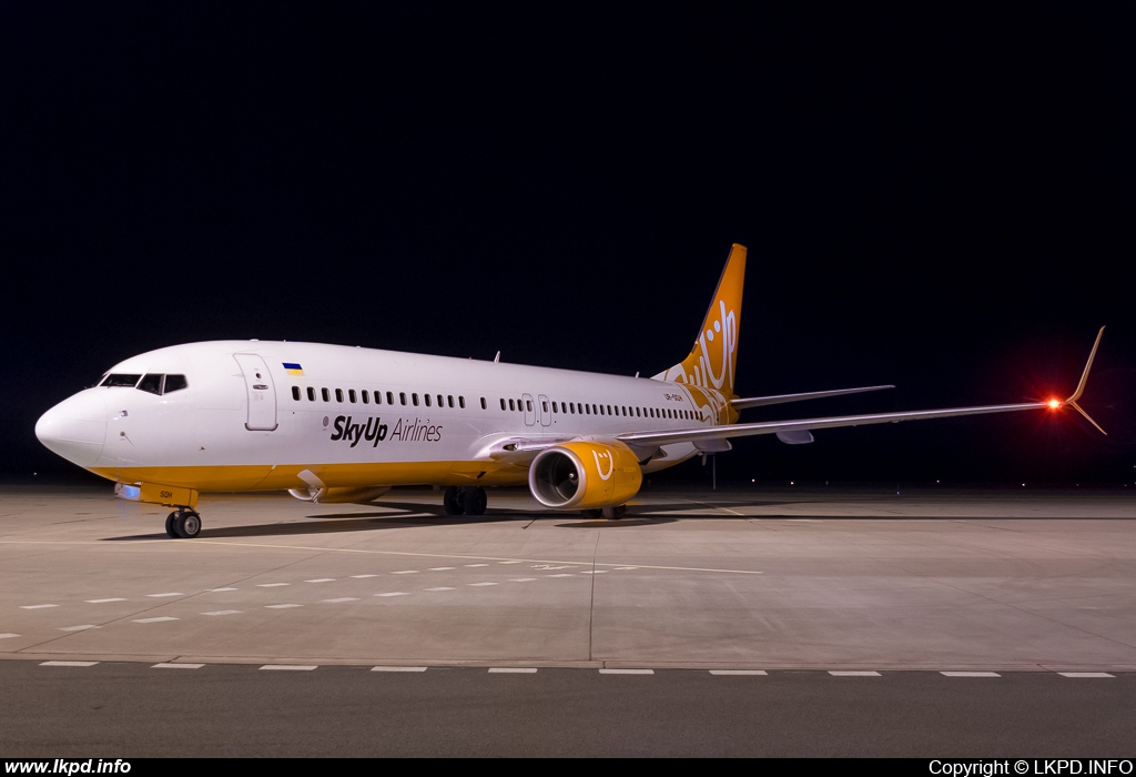 SkyUp – Boeing B737-86Q UR-SQH