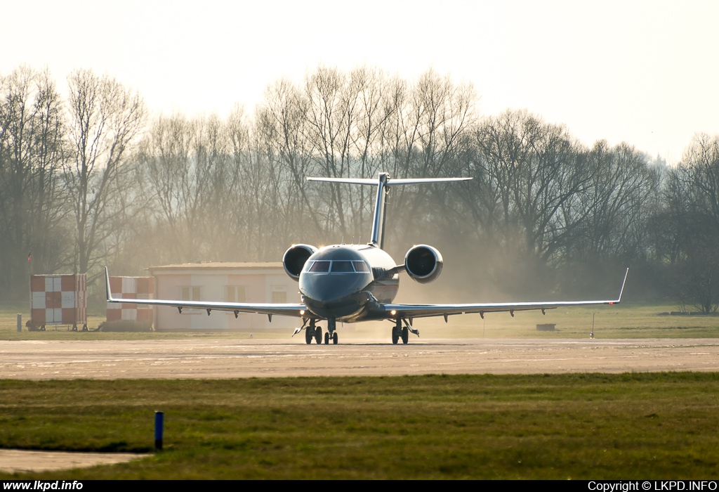 Czech Air Force – Canadair CL-600-2B16 Challenger 601-3A  5105