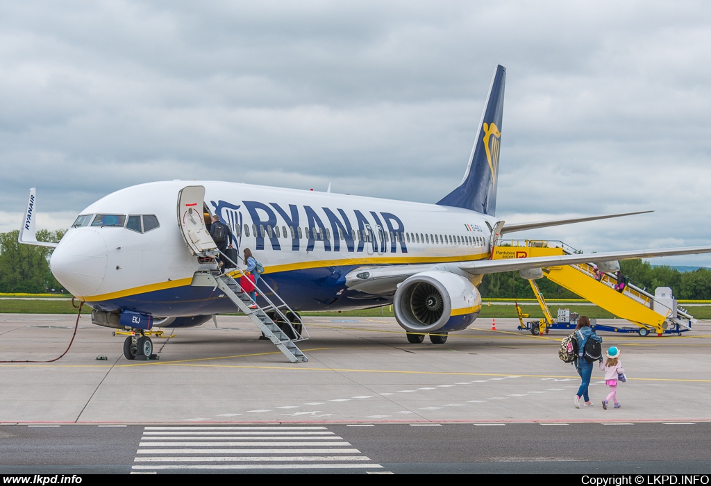 Ryanair – Boeing B737-8AS EI-EKJ