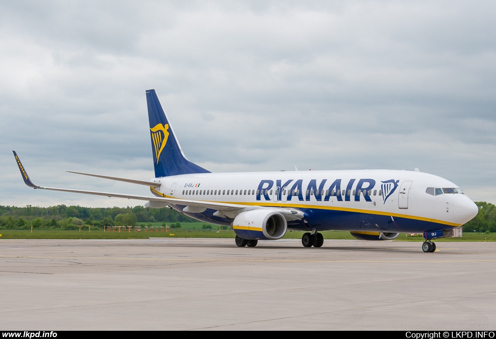 Ryanair – Boeing B737-8AS EI-EKJ