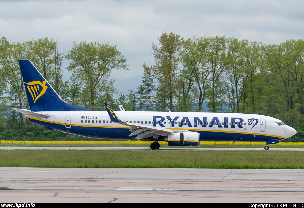 Ryanair – Boeing B737-8AS EI-EKJ