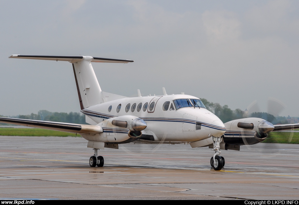 Private/Soukrom – Beech 200 OK-MAG