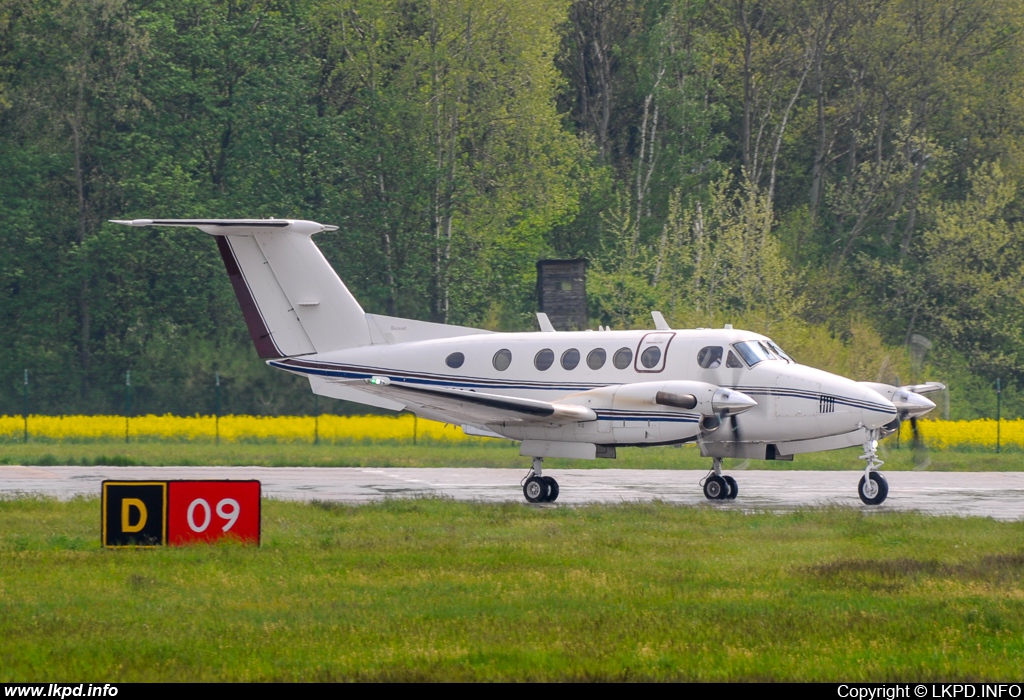 Private/Soukrom – Beech 200 OK-MAG