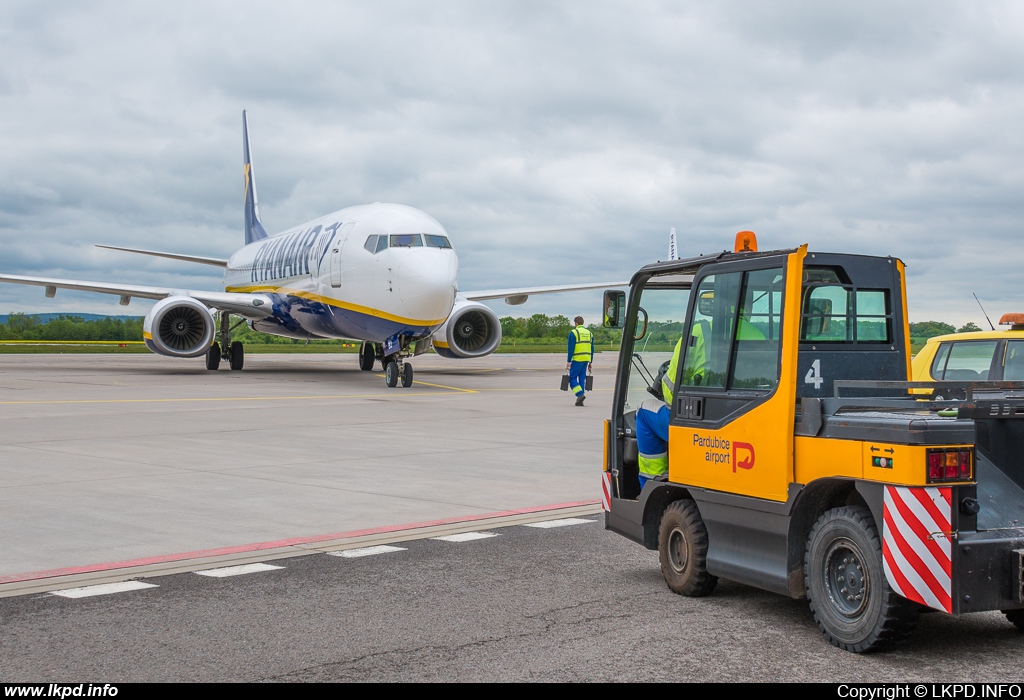 Ryanair – Boeing B737-8AS EI-EKJ