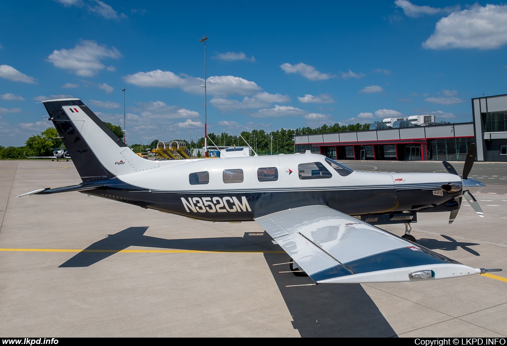 Private/Soukrom – Piper PA-46-350P N352CM