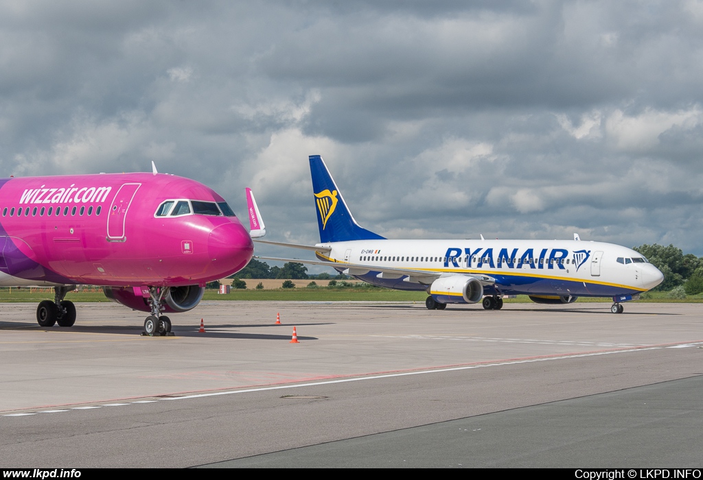 Ryanair – Boeing B737-8AS EI-DWB