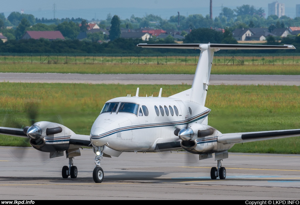 Private/Soukrom – Beech 200 OK-MAG