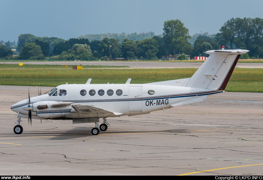 Private/Soukrom – Beech 200 OK-MAG