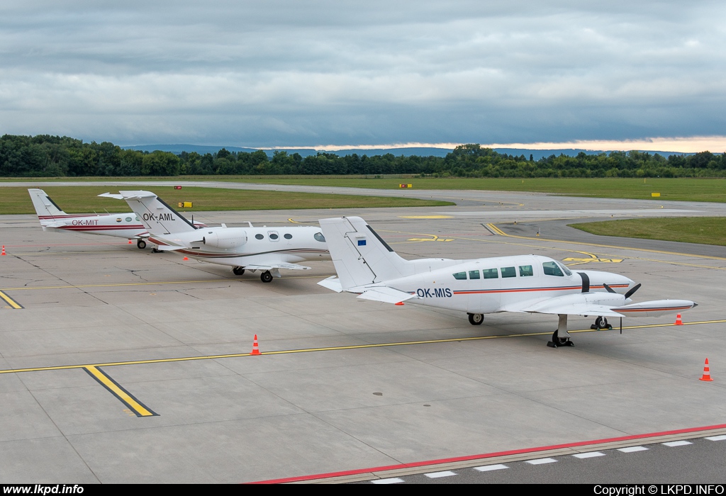 Primis – Cessna C402B OK-MIS